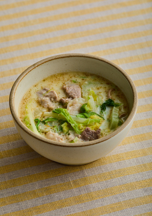 豚肉と白菜のごま豆乳スープ