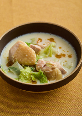 レンジで鶏肉と白菜の白湯風スープ