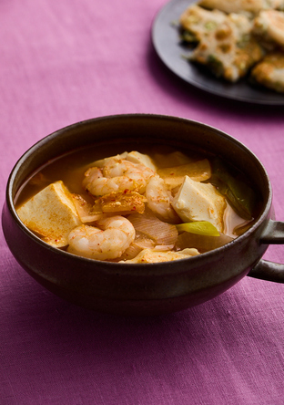 むきえびと豆腐のチゲ風