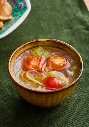 白菜と春雨のピリ辛中華スープ