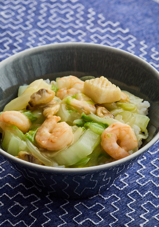 シーフードミックスで中華丼