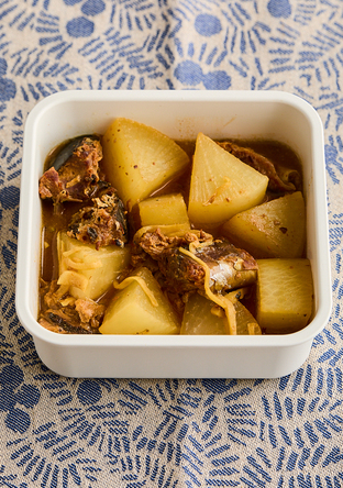 作り置きに さば缶と大根のみそ煮