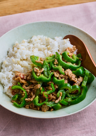 豚ひき肉とピーマンのピリ辛ごはん