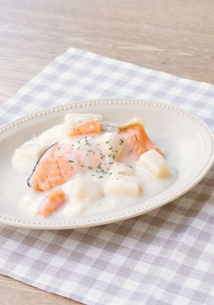 コンビニ食材で 鮭のクリームソースがけ