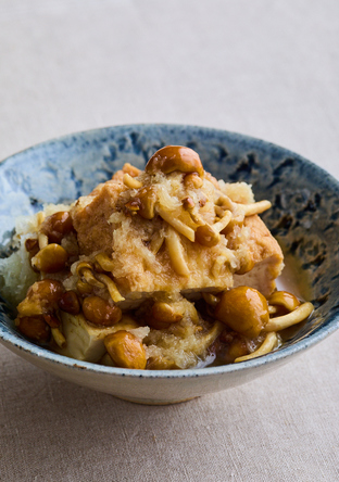 電子レンジで 厚揚げとなめこのみぞれ煮