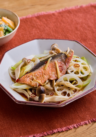 鮭と香味野菜のレンジ蒸し