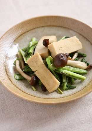 高野豆腐とシメジと小松菜の煮浸し