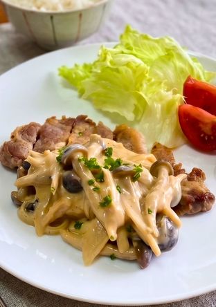 ポークソテー きのこ豆乳ソース