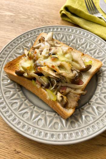 きのこのオープントースト