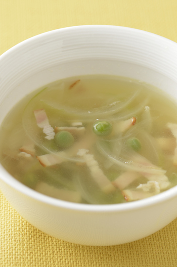 グリーンピースと新玉ねぎのスープ