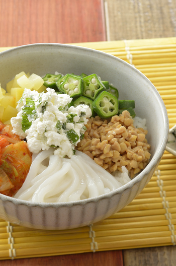 切って、のせて、完成！チーズばくだんどんぶり