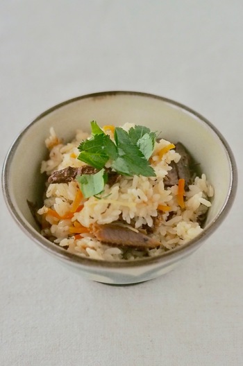 さんま蒲焼缶で炊き込みご飯