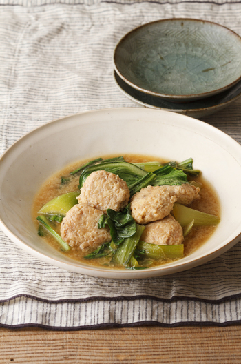 鶏ひきだんごとチンゲン菜のだし煮