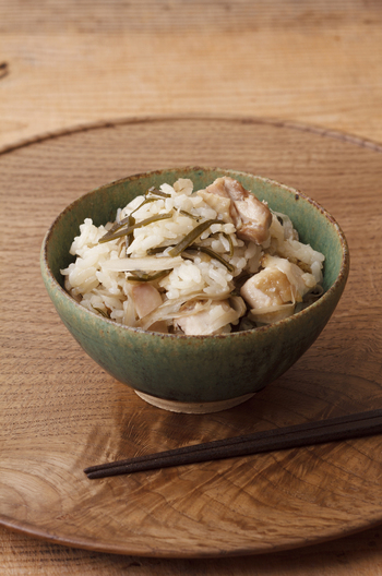 鶏とごぼうと昆布の炊き込みご飯
