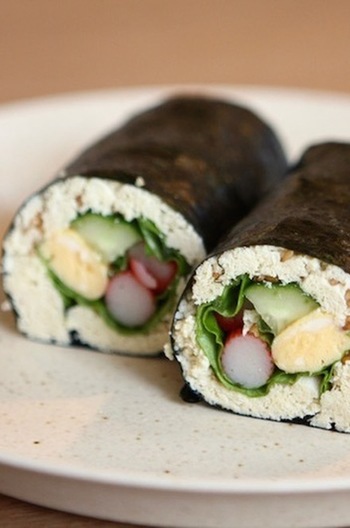 恵方巻きに 豆腐サラダ巻きずし
