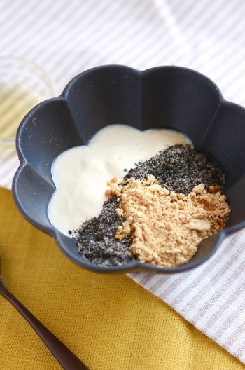 手作り豆乳ヨーグルト (はちみつ・黒ごまきな粉入り)