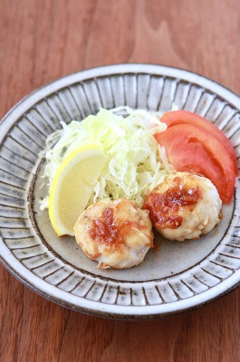 梅肉ソース ささみのチーズハンバーグ
