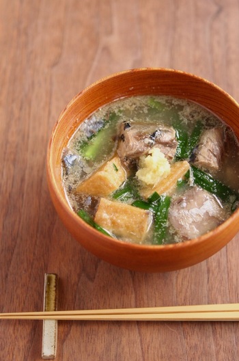 さば缶と厚揚げのごまみそ汁