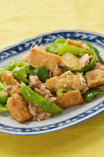 ツナと厚揚げ、ピーマンのチャンプルー