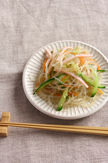ごま油の風味と酸味がきいた春雨サラダ