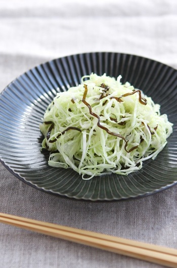 キャベツの塩昆布和え