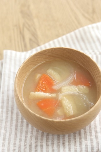 玉ねぎとにんじんのみそ汁
