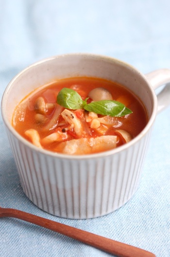 玉ねぎの甘みしっかりトマトスープ