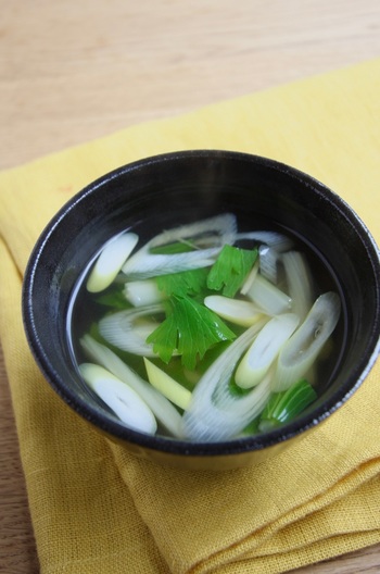 セロリと長ねぎの中華スープ
