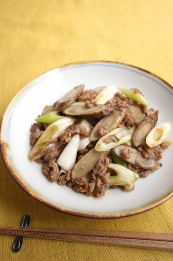 豚ひき肉とごぼうの辛みそ炒め