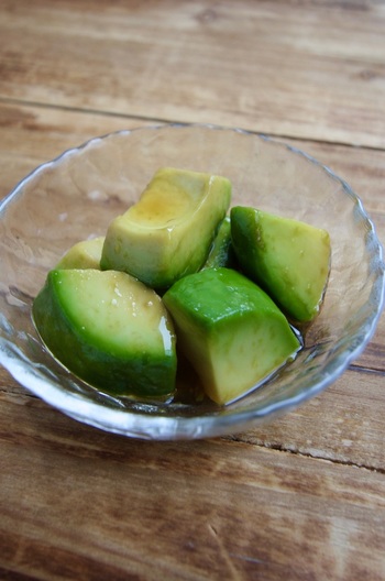 アボカドのしょうゆ漬け