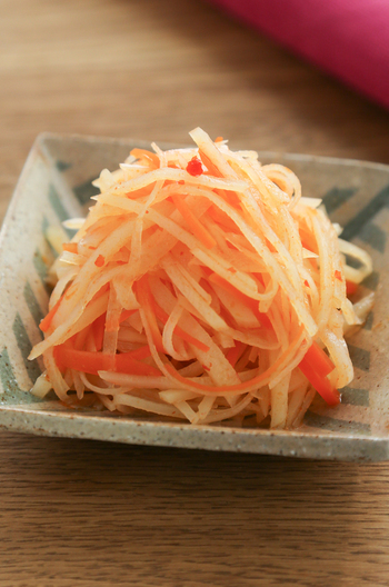 じゃがいもとにんじんの中華風サラダ