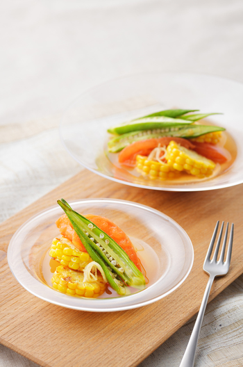 焼きとうもろこしとトマトの煮浸し