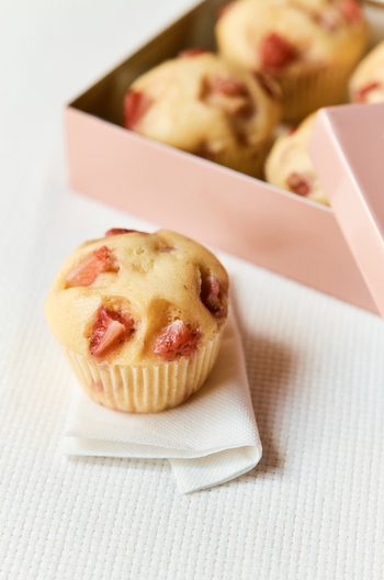 いちご蒸しパン