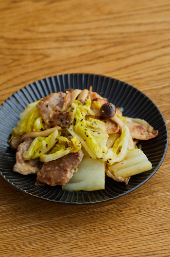 白菜と豚肉の味噌マヨ炒め