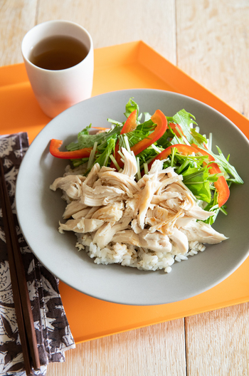 蒸しささ身のピリ辛ぽん酢丼
