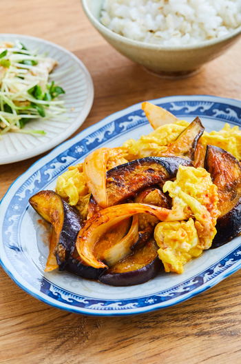 卵となすのチリソース炒め