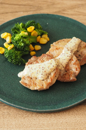 豚ヒレ肉のソテー 粒マスタードソース