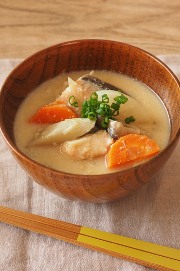 鮭と根菜の粕汁