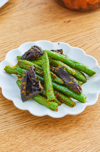 冷凍いんげんときくらげのカレー炒め