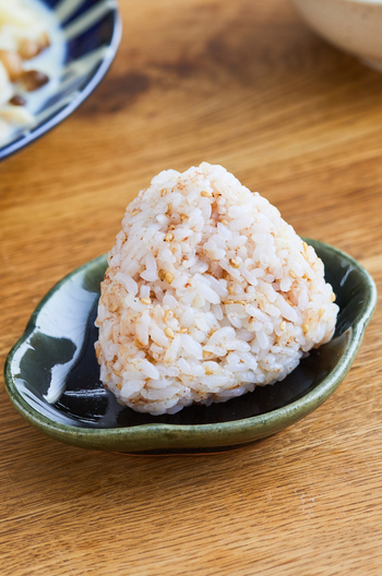 小さなおかかおにぎり