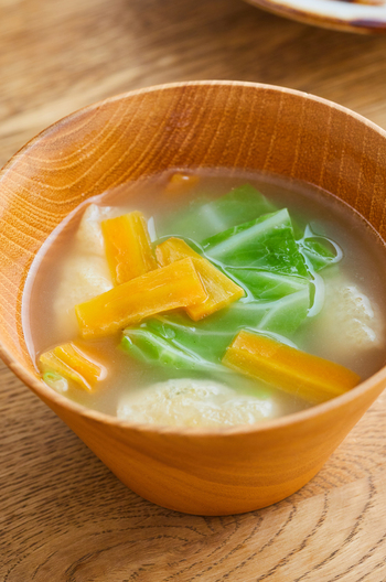 キャベツと油揚げの和風汁