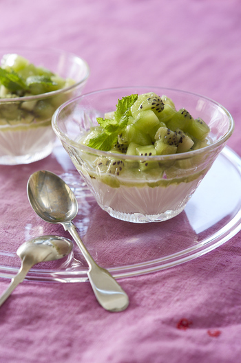 豆腐クリームとキウイのデザート