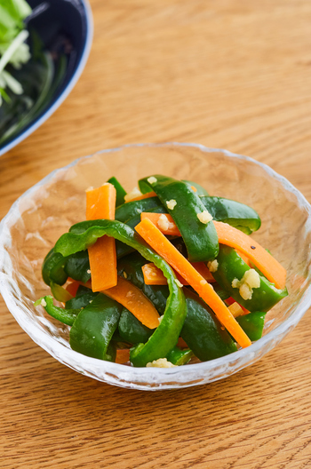 ピーマンとにんじんのチーズあえ