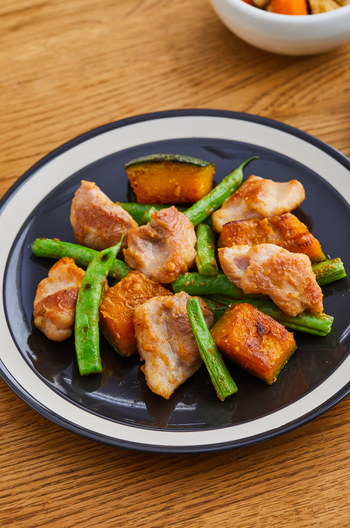 鶏もも肉とかぼちゃのみそ炒め