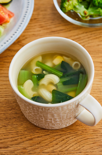 小松菜のマカロニコーンスープ