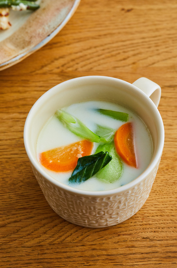 チンゲン菜と人参のミルクスープ