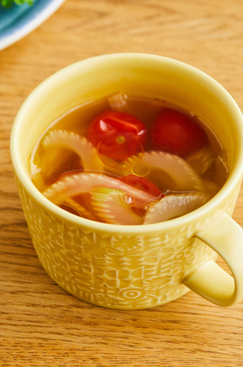 ミニトマトとセロリのコンソメスープ