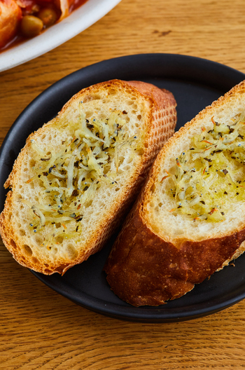 しらすのガーリックトースト