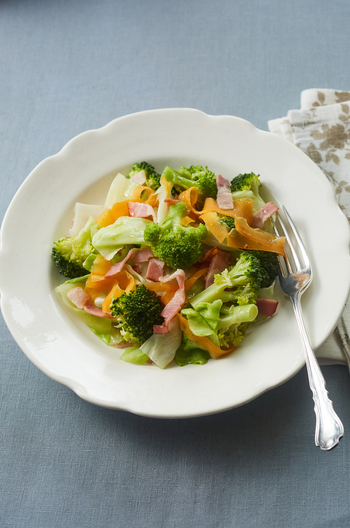 ブロッコリーとキャベツのレンジ温サラダ