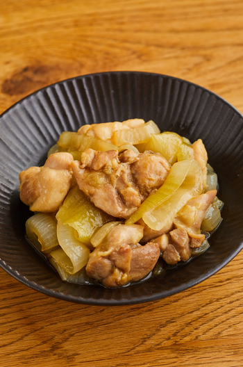 鶏もも肉と玉ねぎの煮物